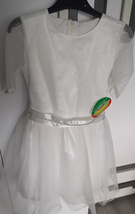 Biała elegancka sukienka rozm.134 NOWA