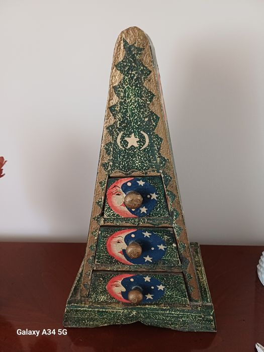 Caixa de Madeira devorativa com 3 gavetas