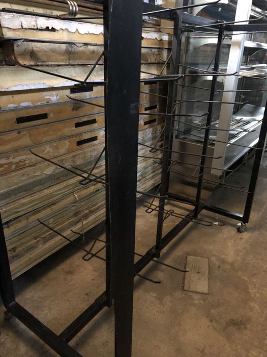 Expositor 41 braços com rodas desmontável