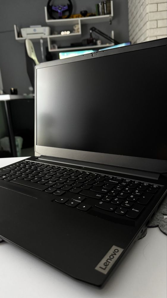 Laptop Lenovo IdeaPad Gaming 3 i7-11 gen GTX1650 8GB RAM 120 Hz