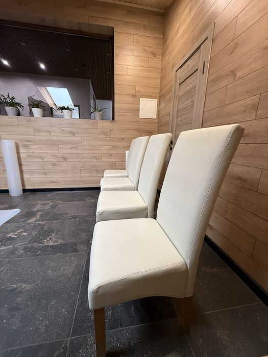 Продаю Стільці у прекрасному стані