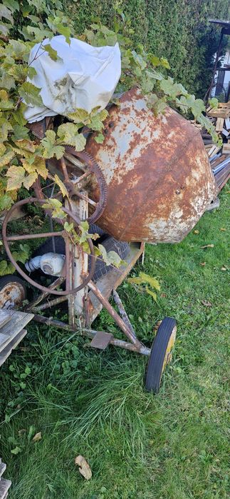 Betoniarka duża na siłe