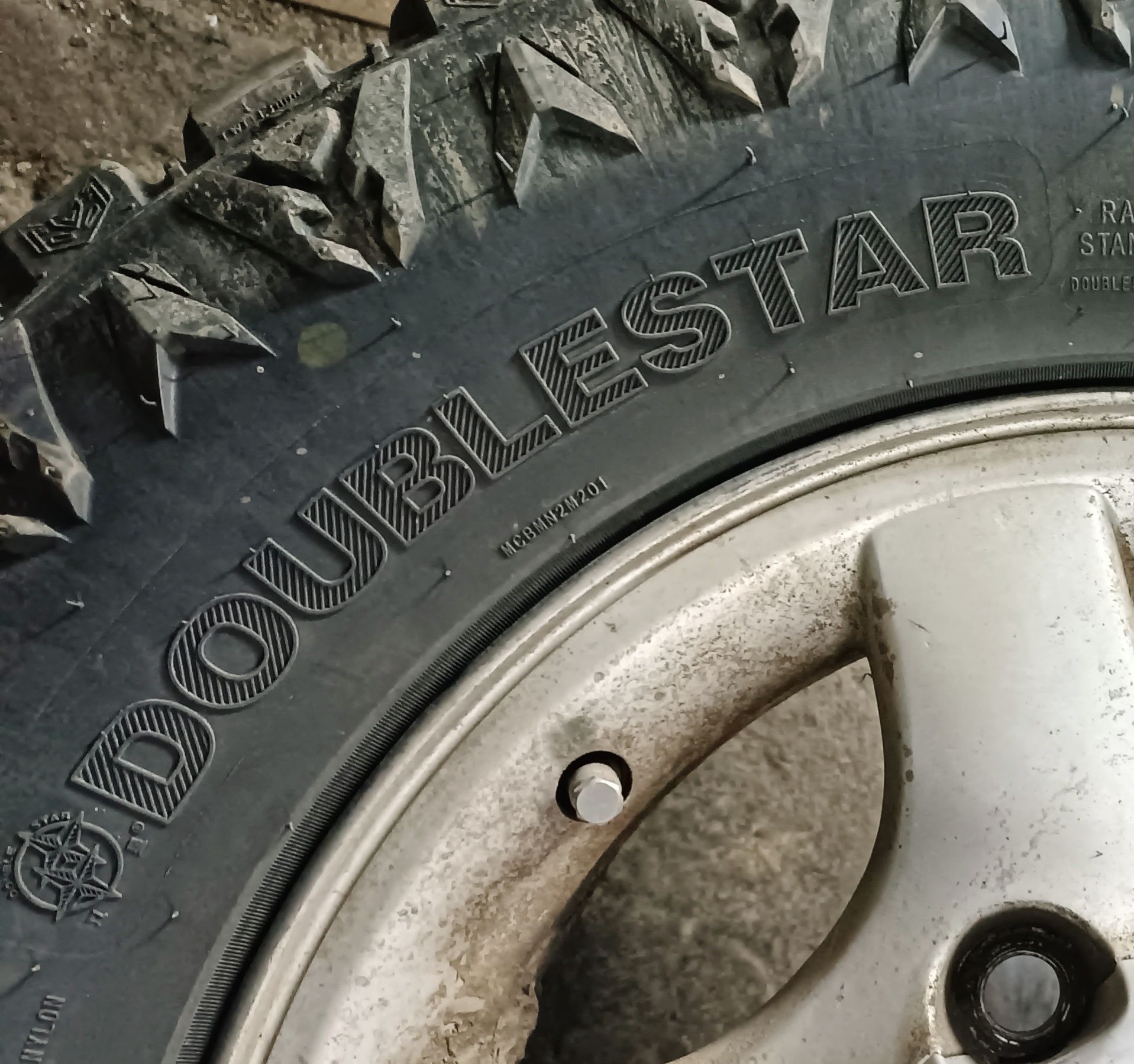 Шини болотні з дисками R15 6*139.7 235/75 R15 Terracan