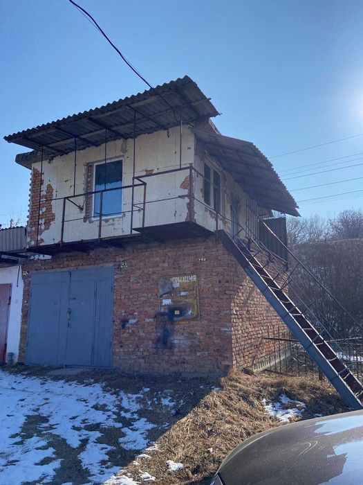 Здам великий (на дві машини) двоповерховий капітальний цегляний гараж