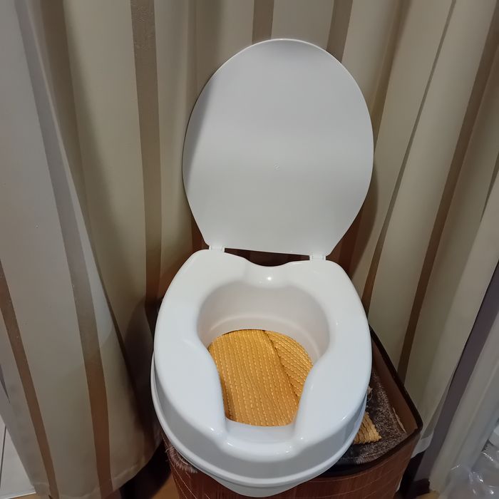 Nakładka podwyższająca na sedes