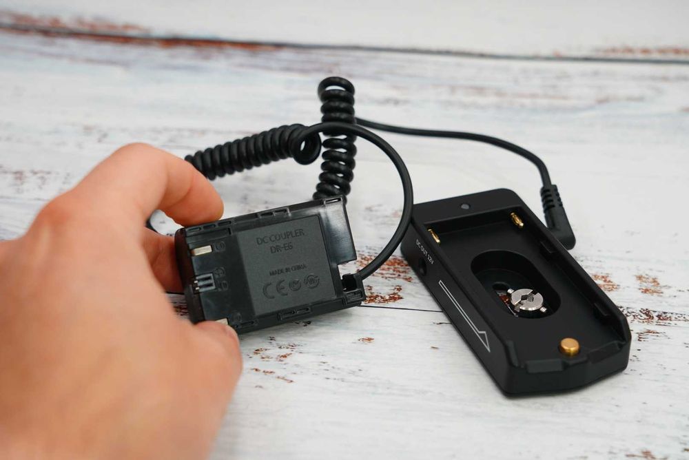 Адаптер батареи NP-F970 SmallRig 3018 и муфта для для Canon EOS LP-E6