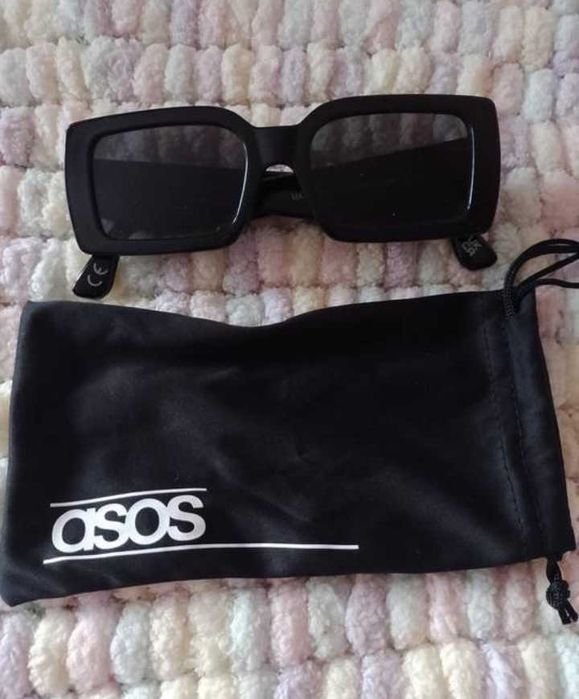 ASOS/ Czarne okulary przeciwsłoneczne w Etui z Londynu, NOWE
