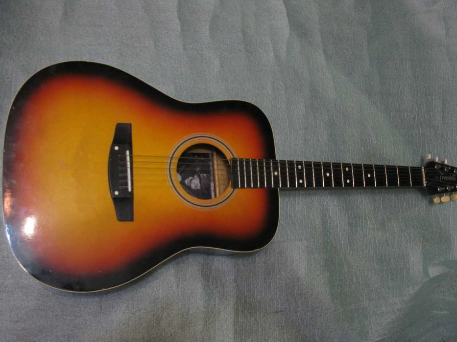 Гитара аккустическая