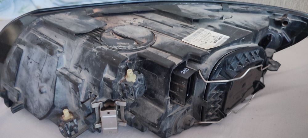 Lampy przednie Volvo V50 S40 białe