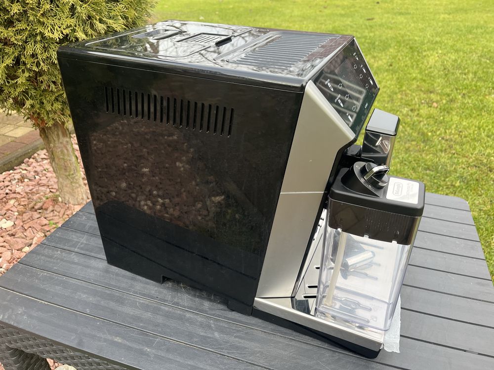 Кавоварка DeLonghi PrimaDonna Class провірена