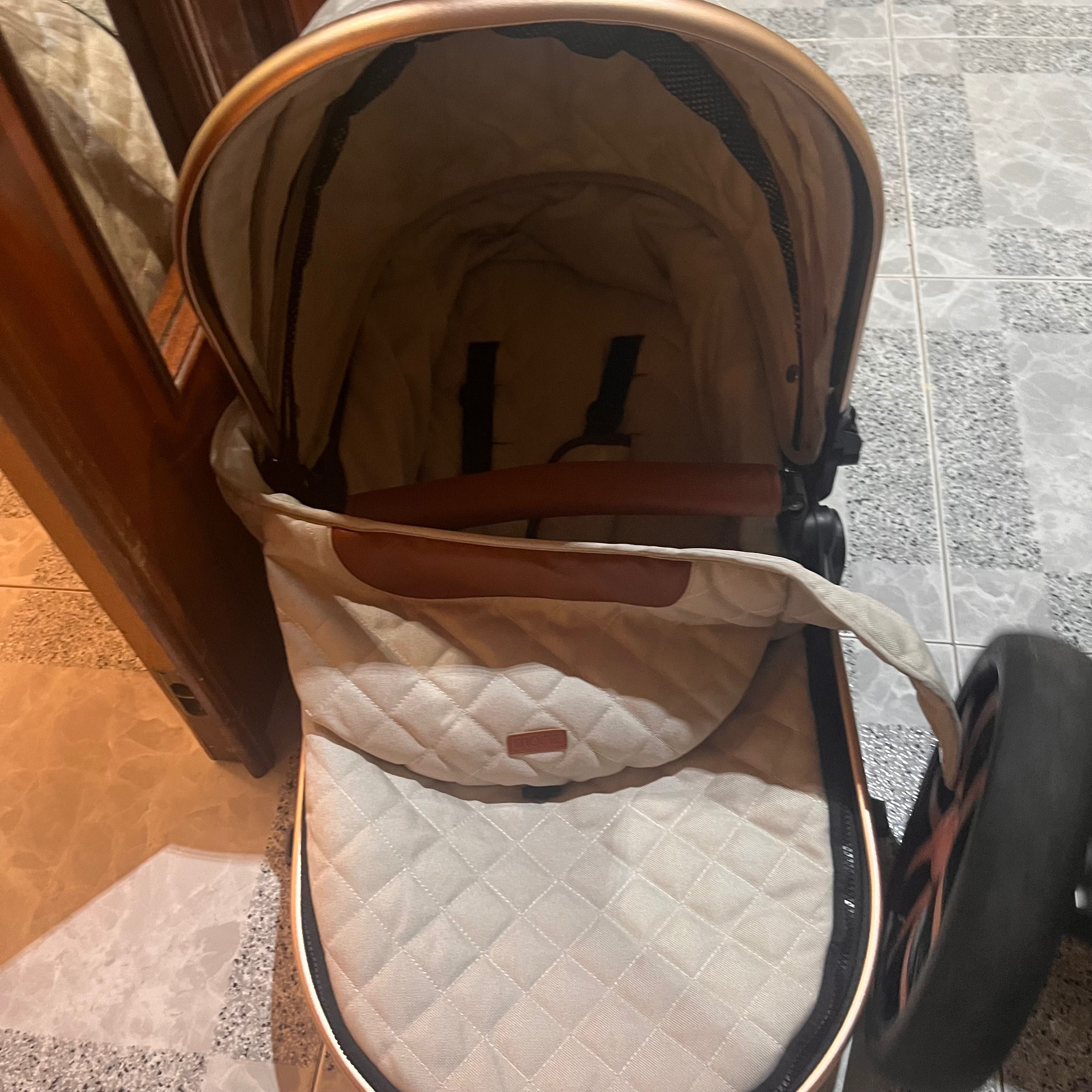 Carrinho completo de bebé