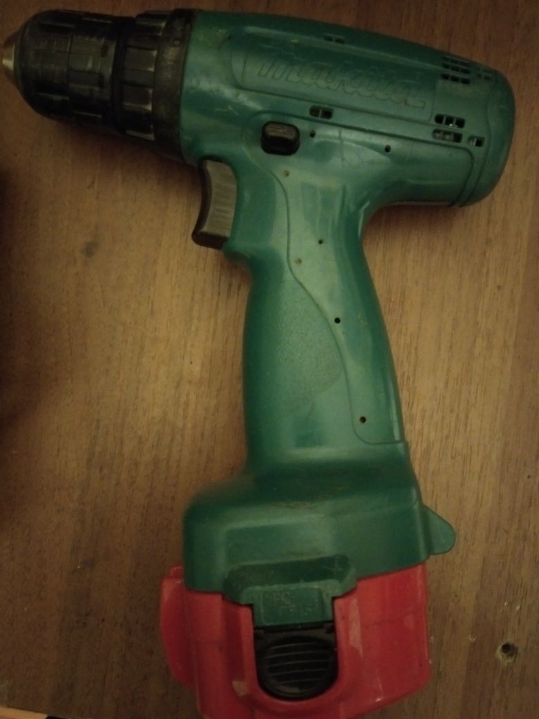 Шурупокрут Makita 6270 D, акумулятор12V 2.0Ah, зарядне