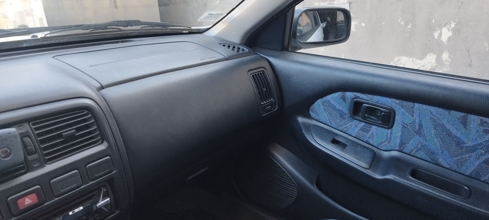Nissan almera, excelente de mecânica. Com A/C.