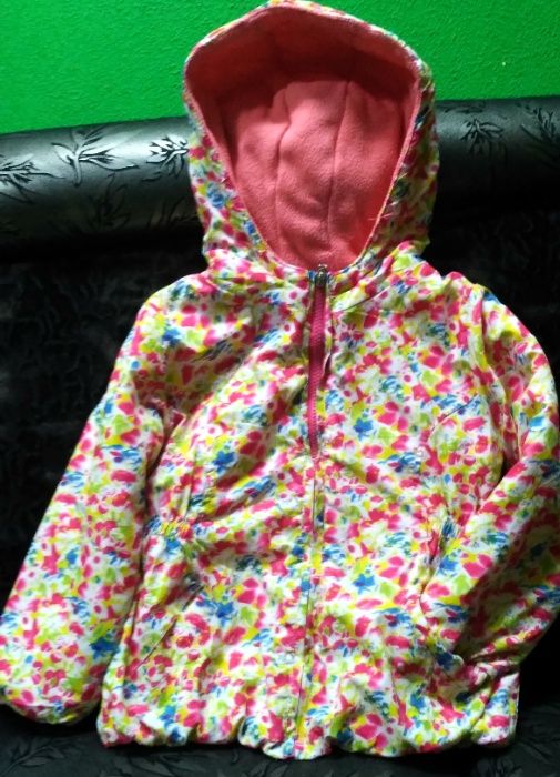 Куртка весна -осень на девочку 3-х лет.