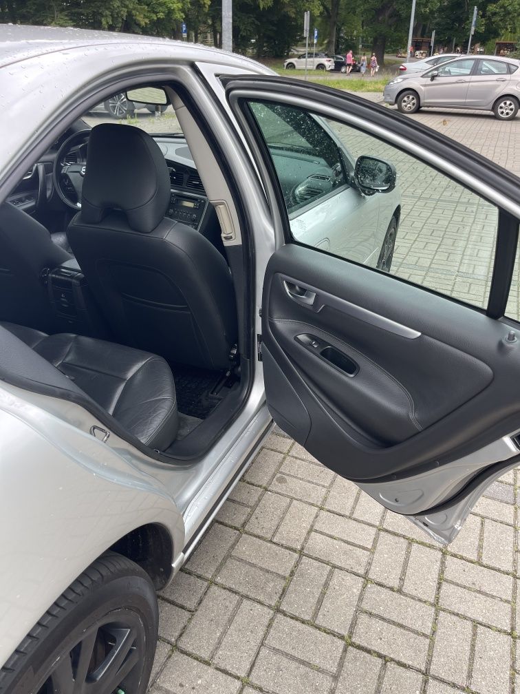 Volvo S60 2.4 diesel z 2007 roku