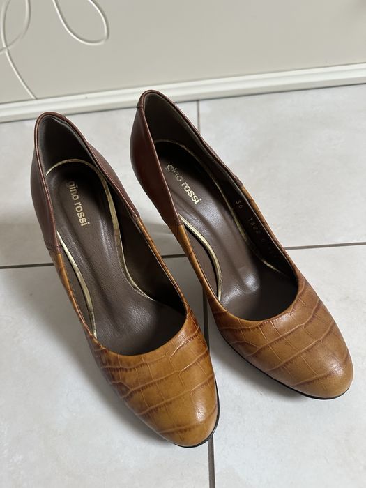 Czółenka skorzane Gino rossi