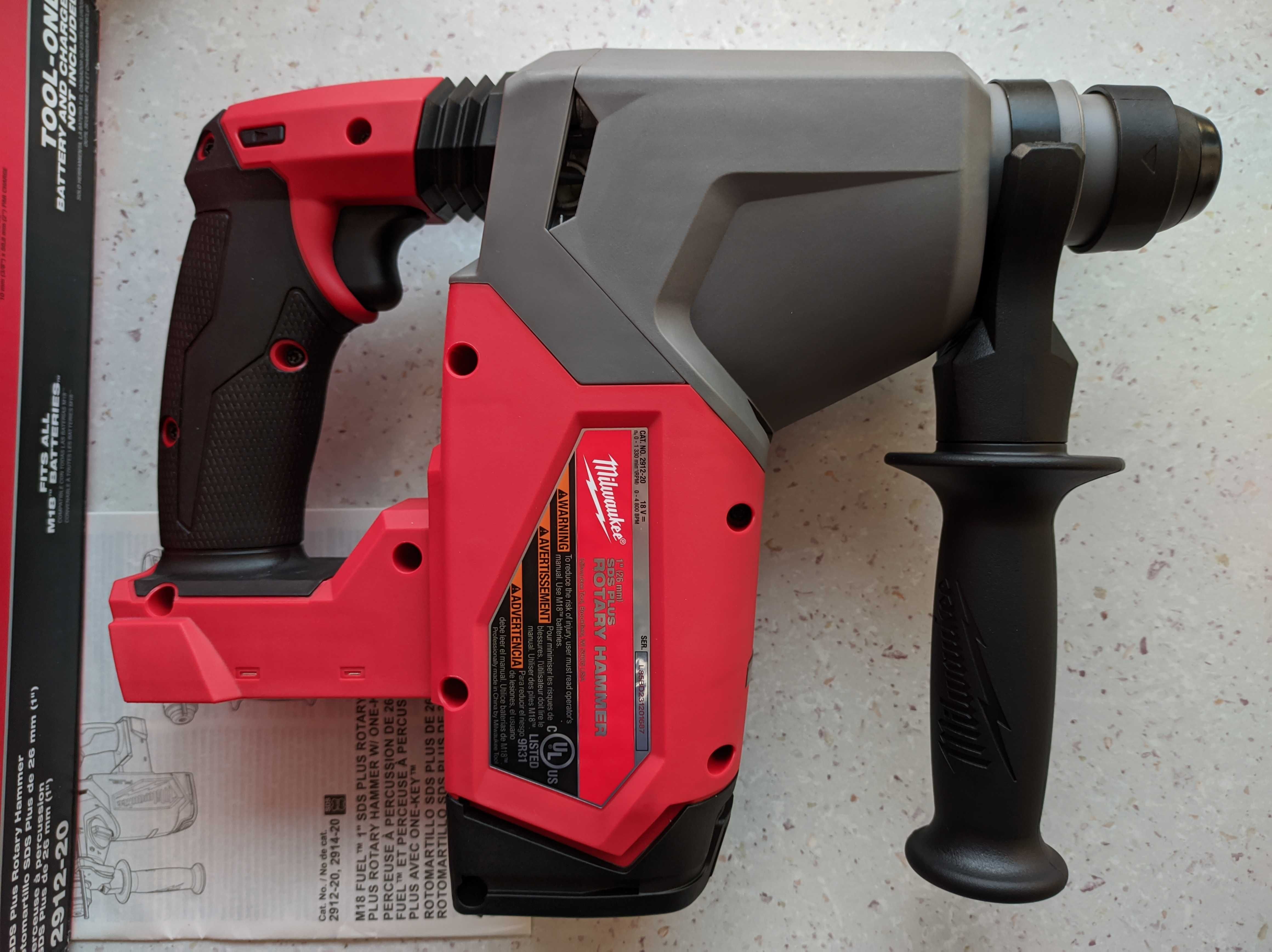 Бесщеточный аккумуляторный перфоратор Milwaukee M18 FUEL 2912-20 2,7Дж