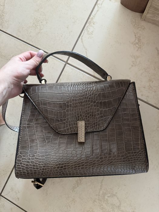 Сумка чемодан на ремешке ручка на плече