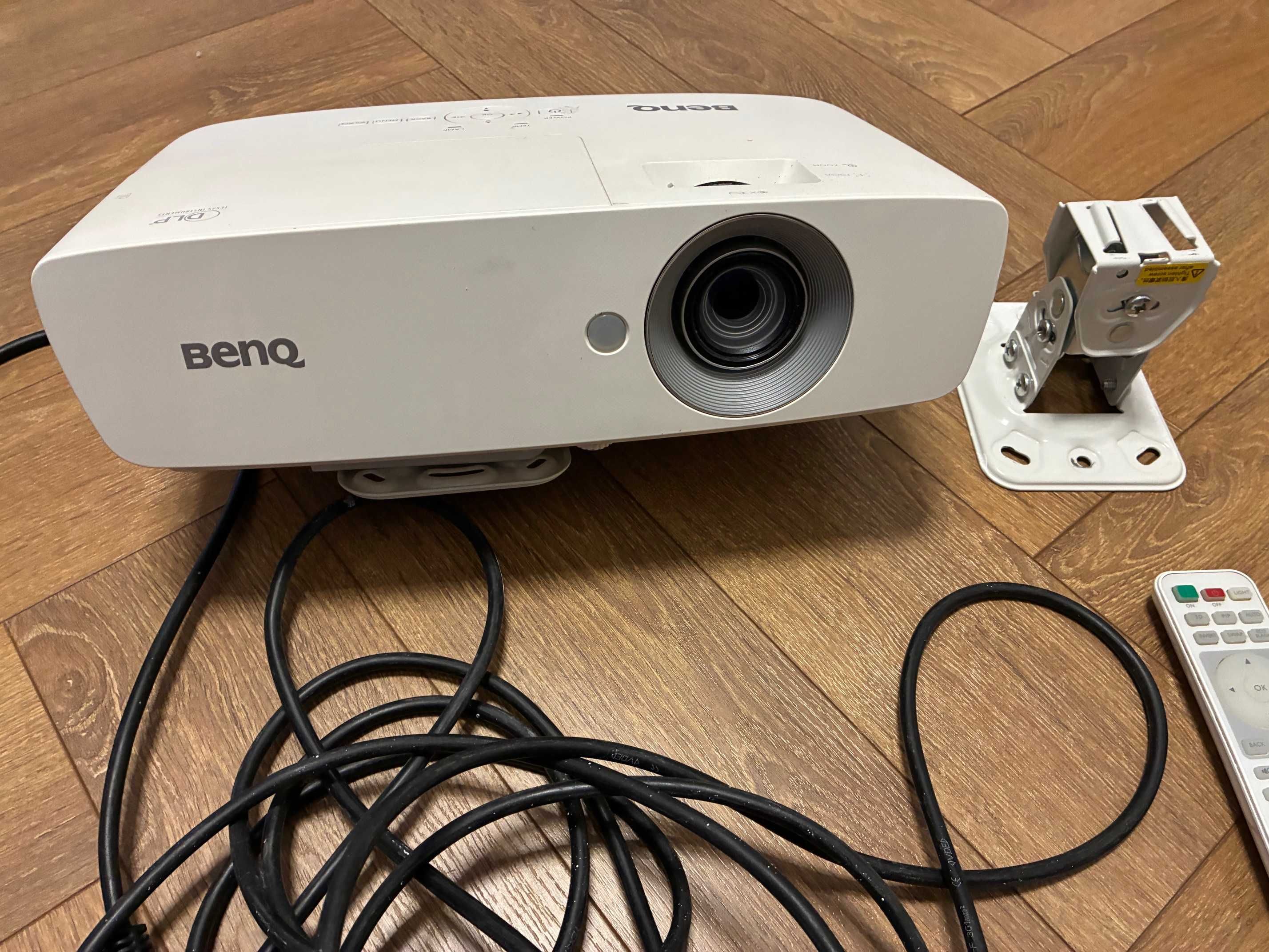 Projektor Benq W1090