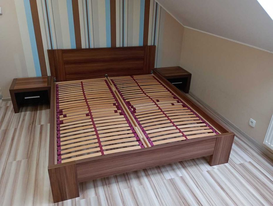 Meble do sypialni łóżko 160x200 cm szafki nocne komoda