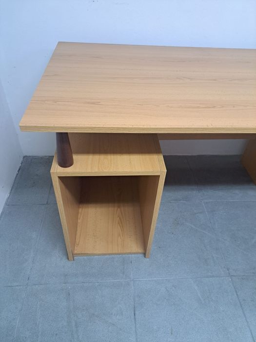 Secretaria Melamina de carvalho muito forte