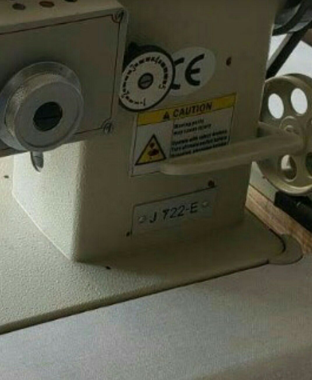 Швейная машинка Зигзаг Professional J 722 - E
