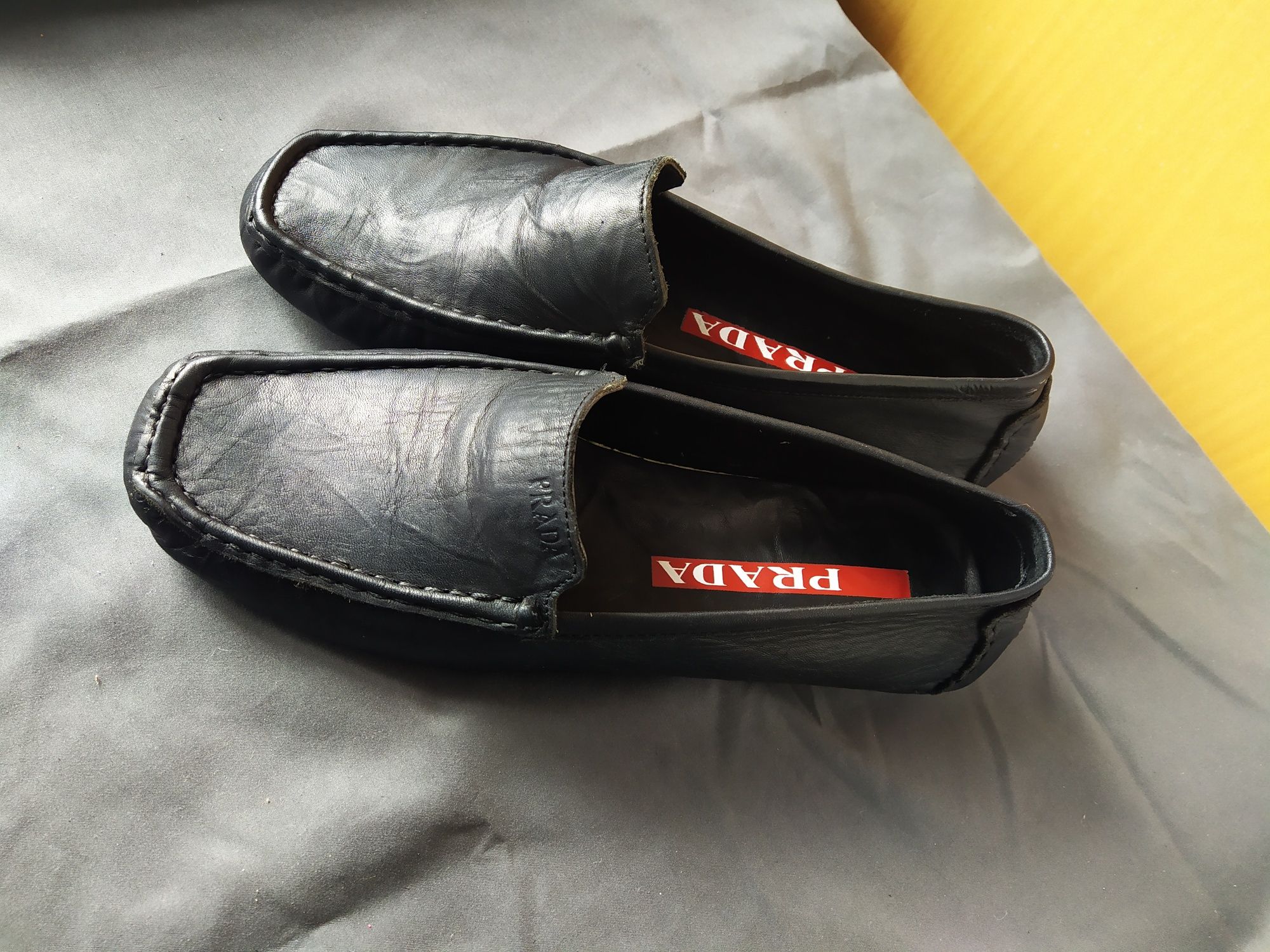 Оригинальные лоферы макасины от Prada р.40