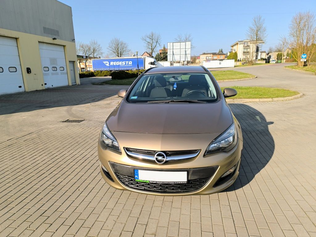 Krajowa zadbana Astra 2014 rok,1.6benz,mały przebieg 98.000km!combi