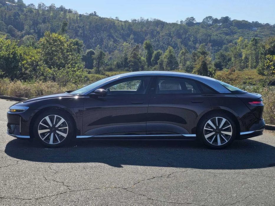 Lucid Air Touring      2023