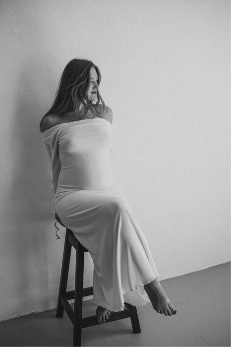 Біла довга сукня, відкрита спина, для вагітних/іотосесії