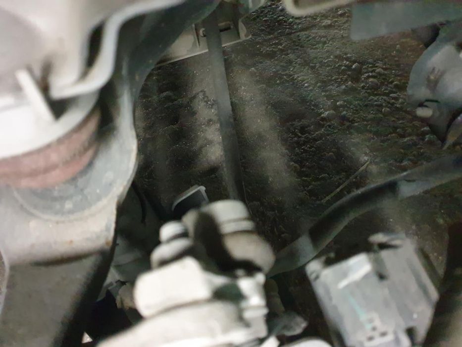 Braço de suspensão trás esquerdo PEUGEOT 3008 II (M_)