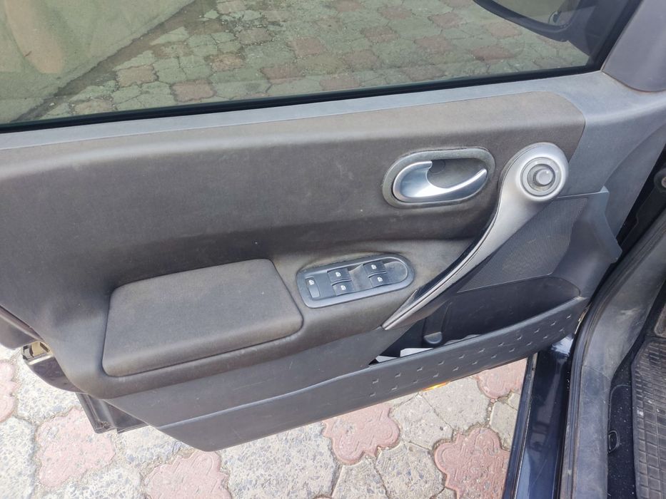 Рено Меган 1,6 бензин.