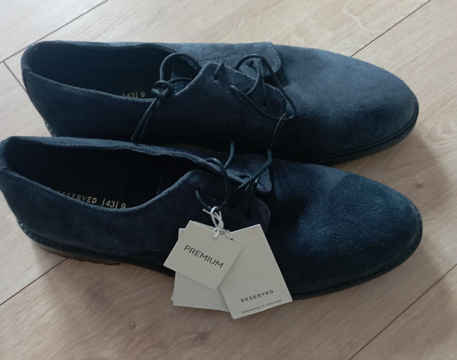 Buty do garnituru
