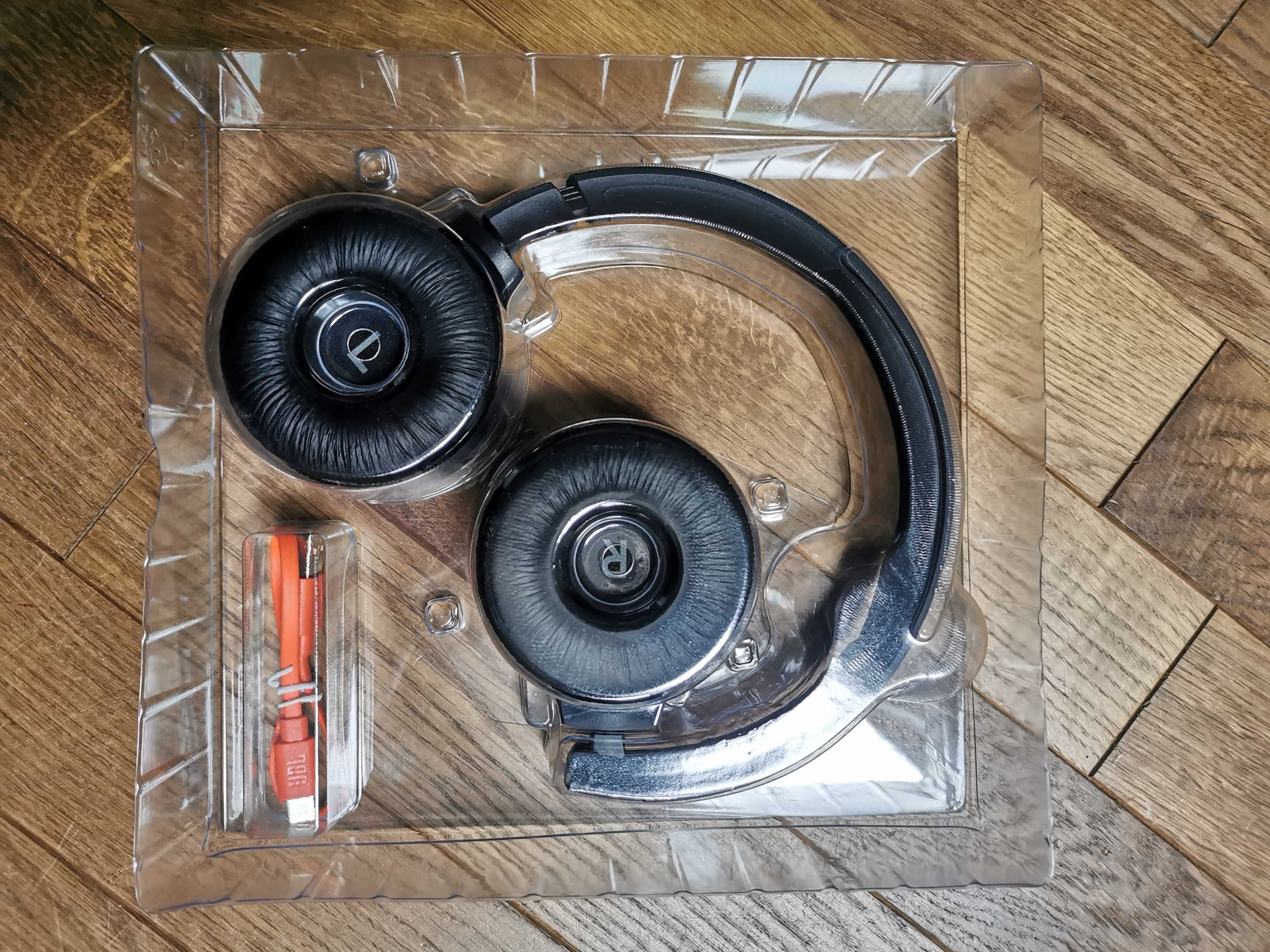 Słuchawki JBL 570 BT - Nowe