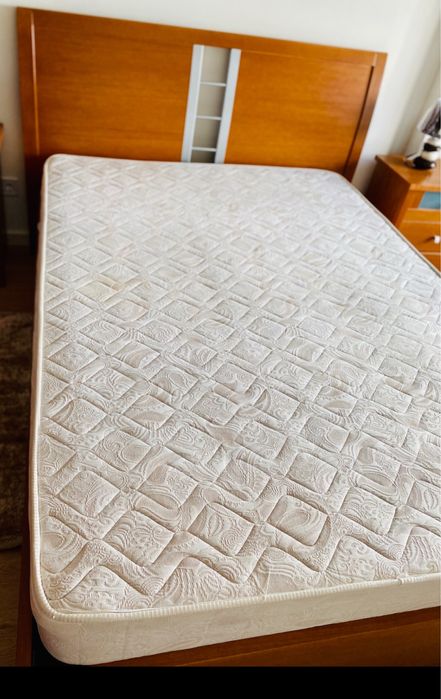 Vendo cama de casal