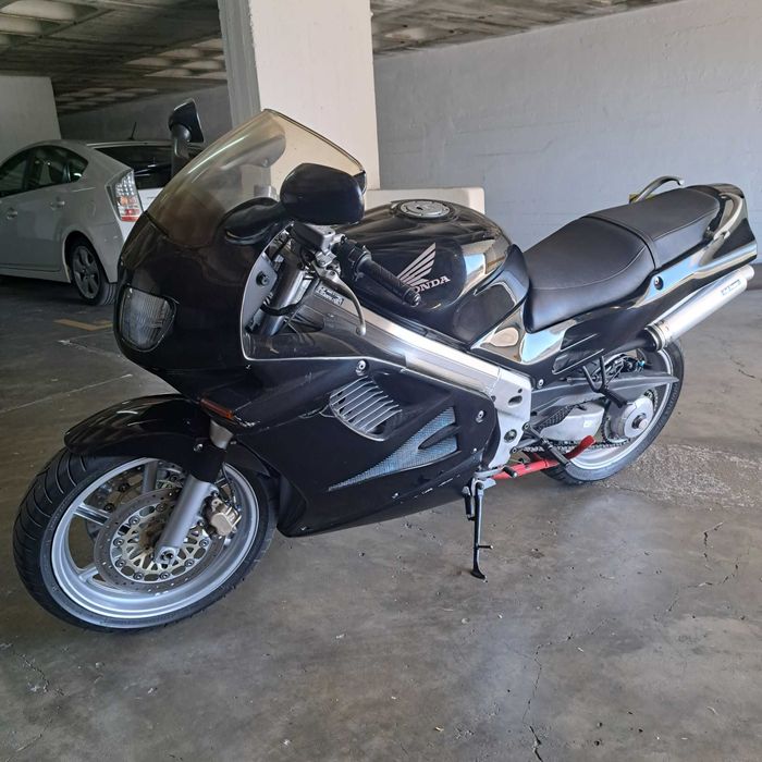 Honda VFR 750 - Modelo icónico de 1995