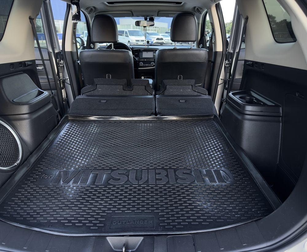 Продам MITSUBISHI Outlander 2.4 Ultimate 2014