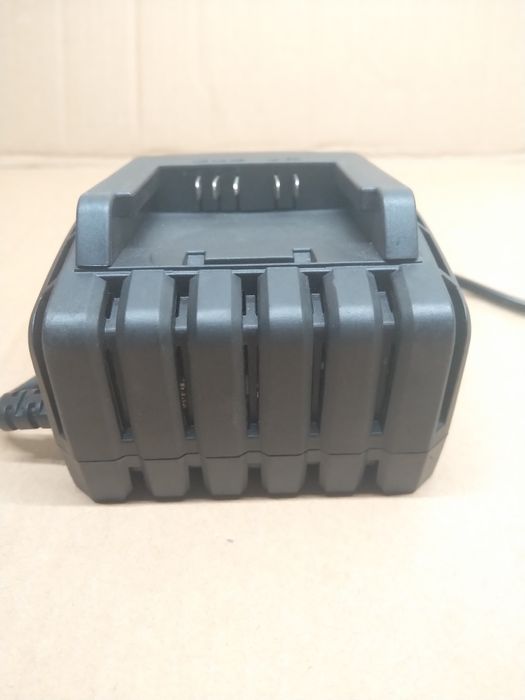 Ładowarka POWERBASE 20V 2,4A
