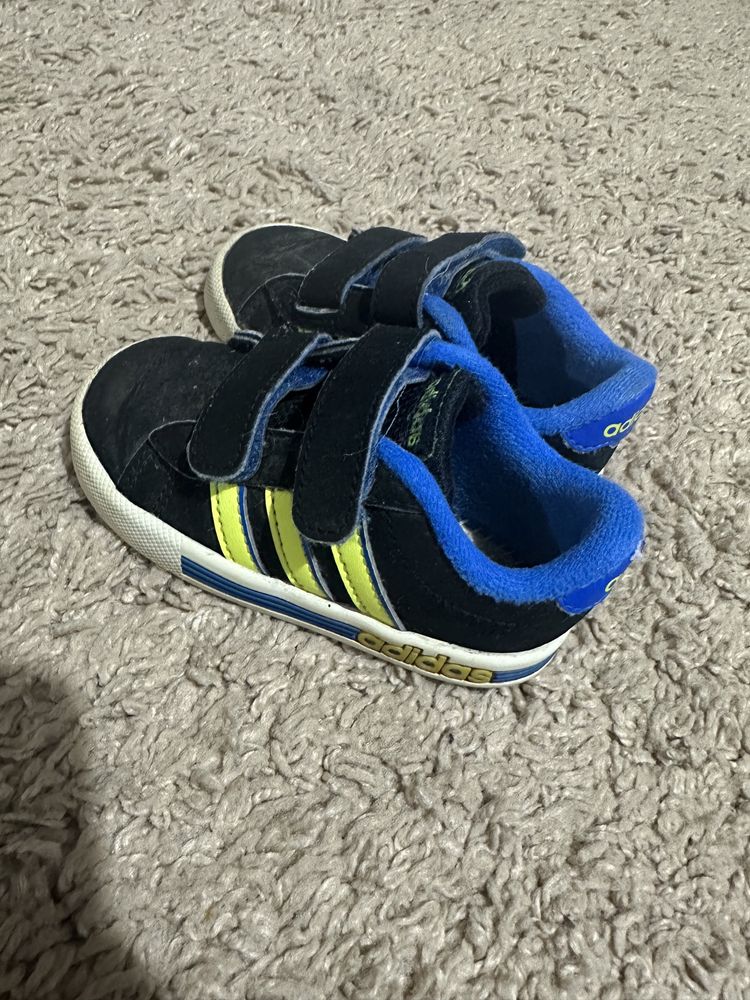 Buty Adidas dla chłopca 21