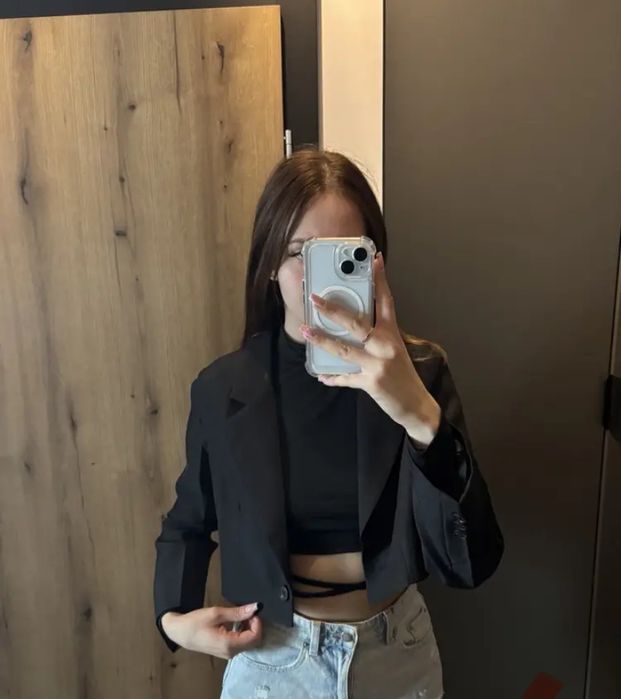 Укорочений  піджак чорний короткий