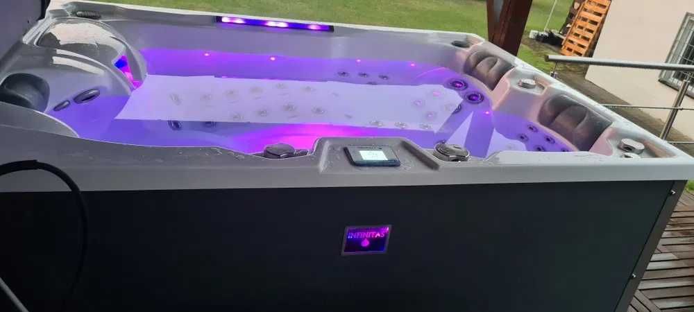 JACUZZI Wanna ogrodowa z hydromasażem Infinitas MB300 GERMANY - 15999€