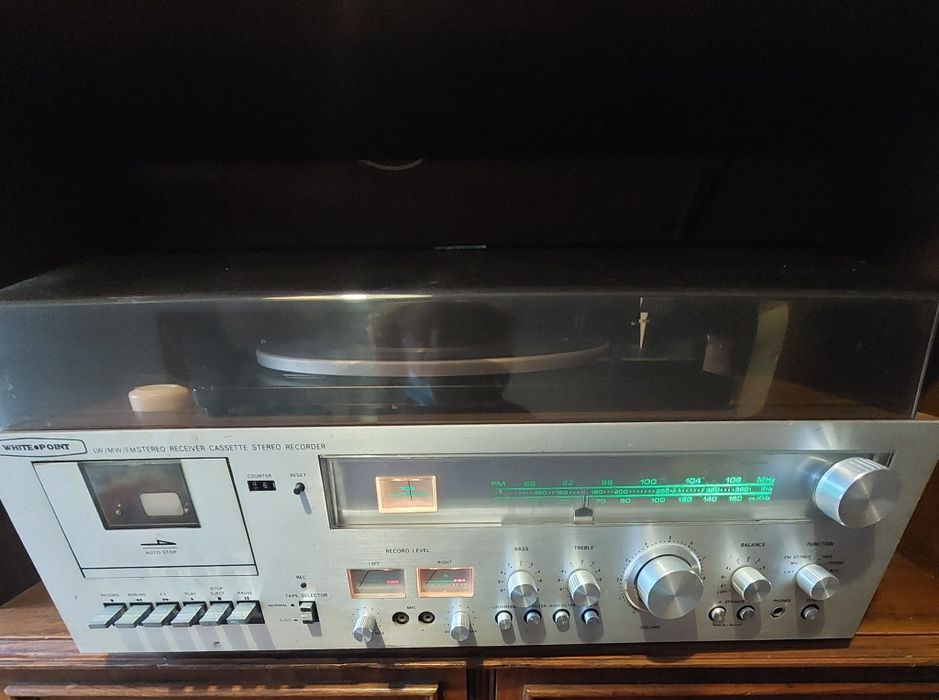 Aparelhagem white point c/gira discos e 2 colunas