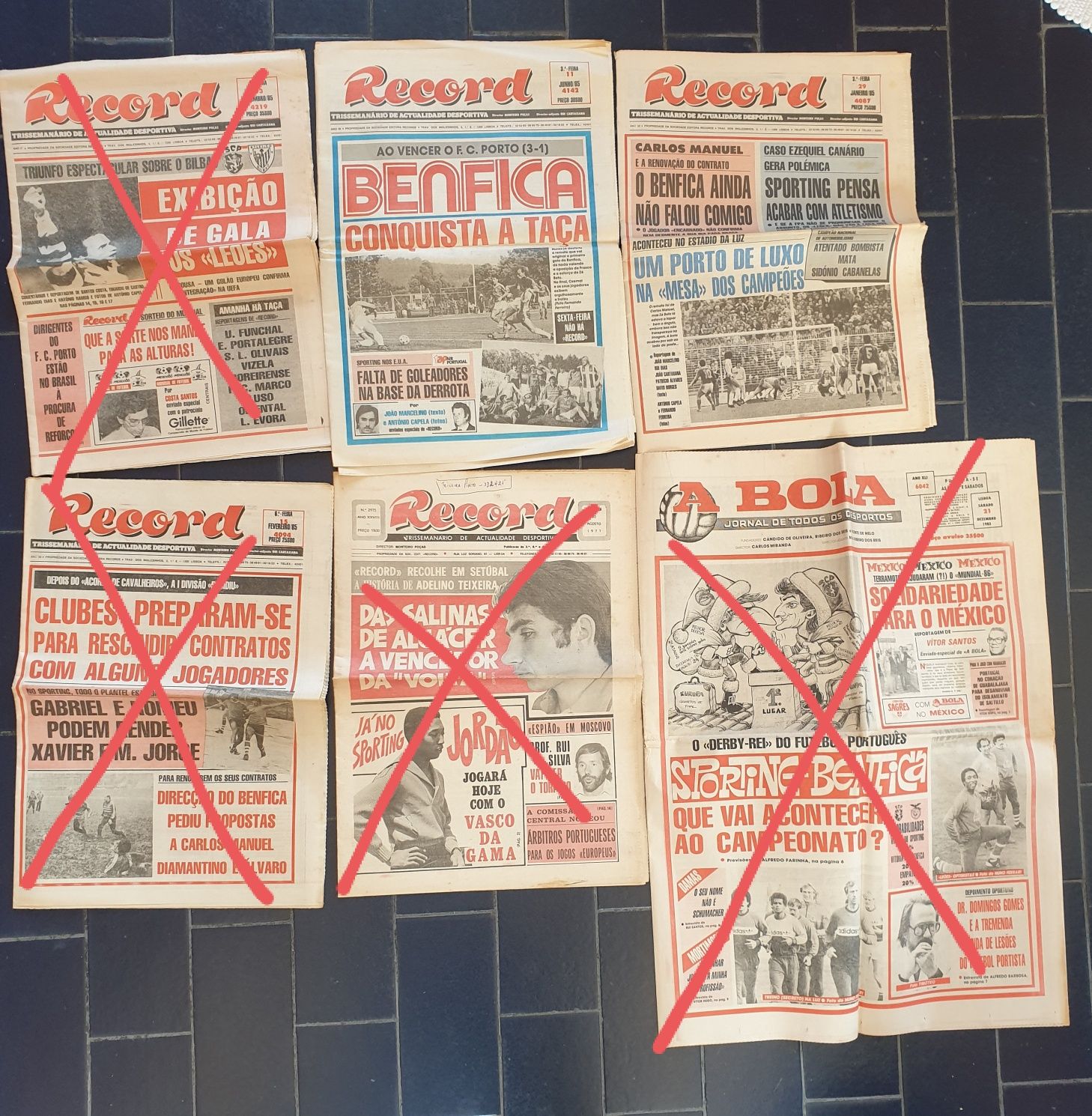 Diversos jornais desportivos antigos