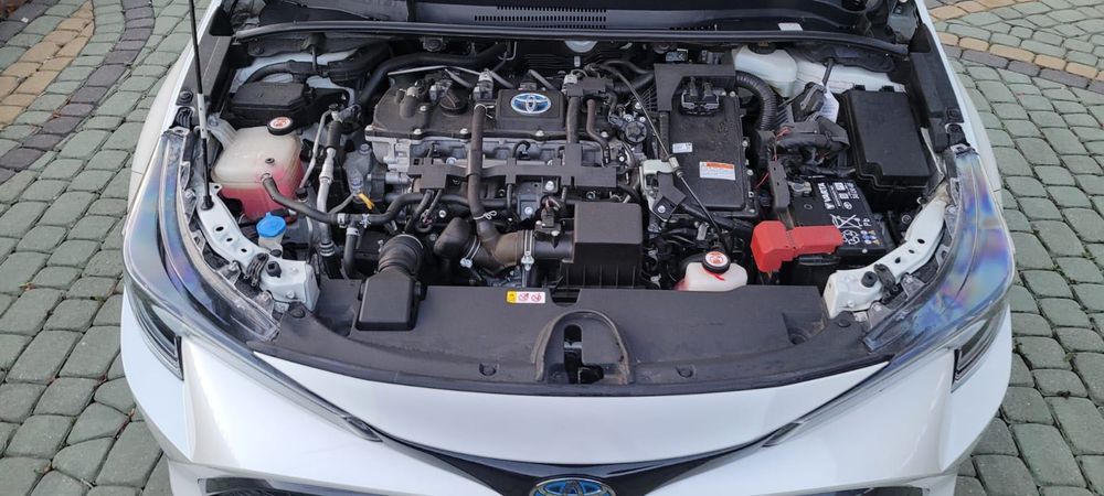 Tojota Corolla 1.8 hybryda