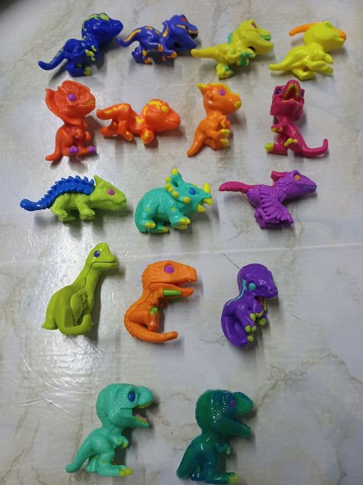 Kinder joy funko pop dinozaury