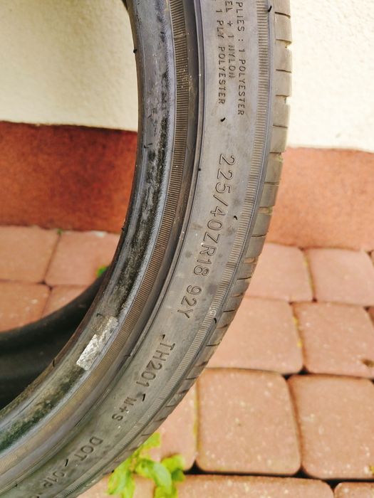 Opony 2x Triangle 225/40 R18