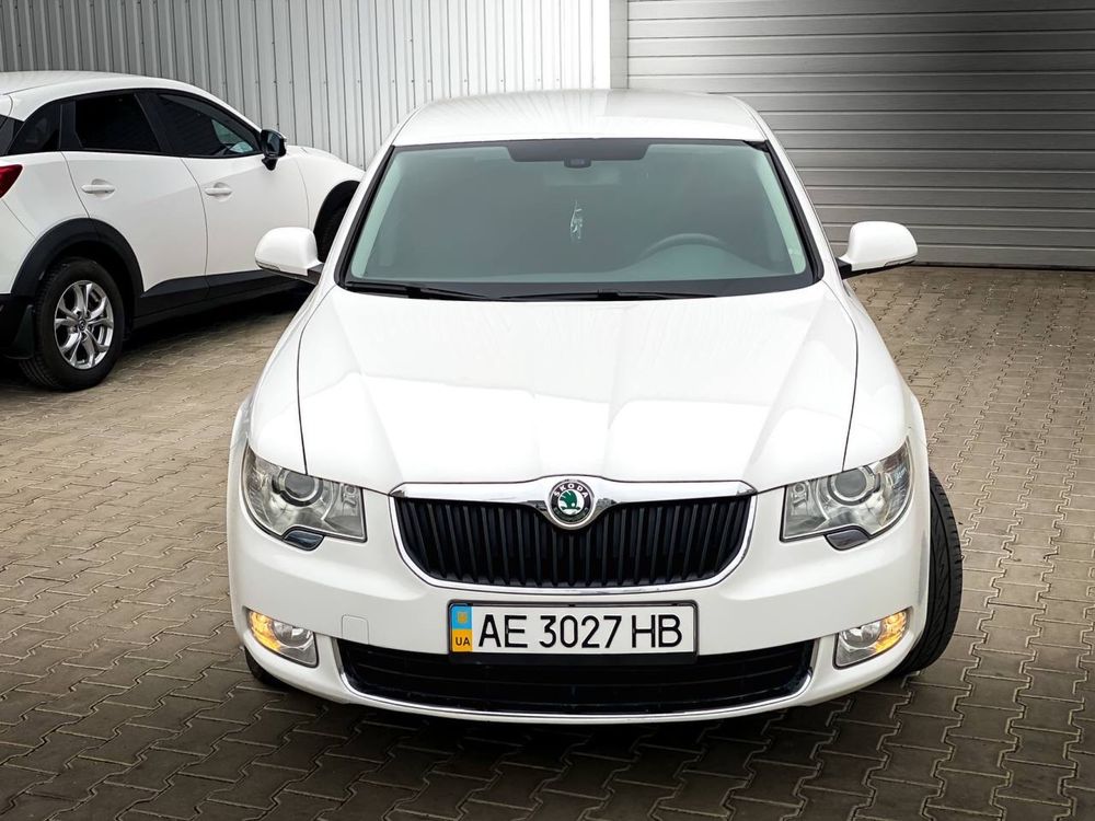 Skoda SuperB 2.0 TDI AT Official