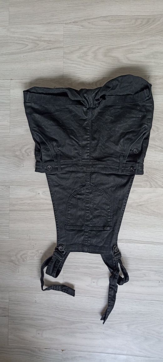 Czarne jeansowe ogrodniczki Lee z krótką nogawką XS/S