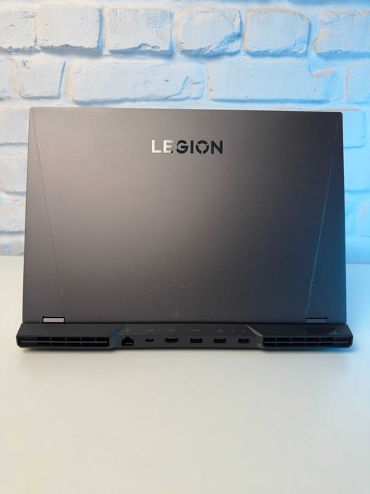 Legion Pro 5 16' QHD+ 165hz, RTX 3070TI I7-12700H 16GB RAM 1TB SSD