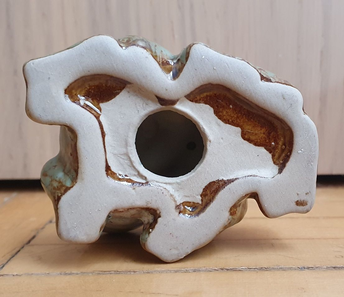 Figurka porcelanowa żaby